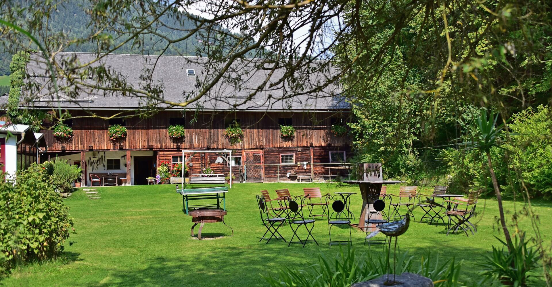 Garten für Firmenfeiern, Seminare & Events im Freien - Hotel-Pension Pilsachhof in Kärnten - Arriach Nähe Villach am Ossiacher See