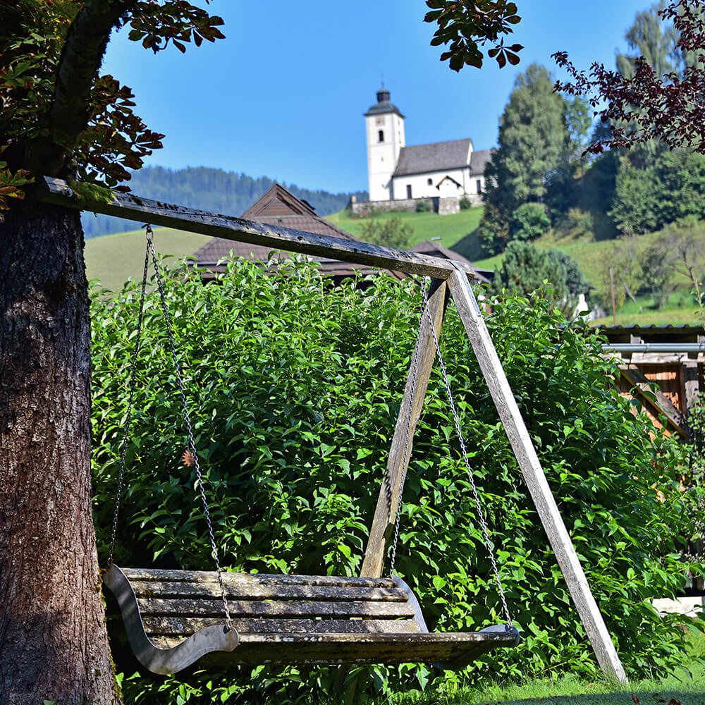 Urlaub in Hotel-Pension in Arriach bei Gerlitzen in Kärnten - idyllischer Garten