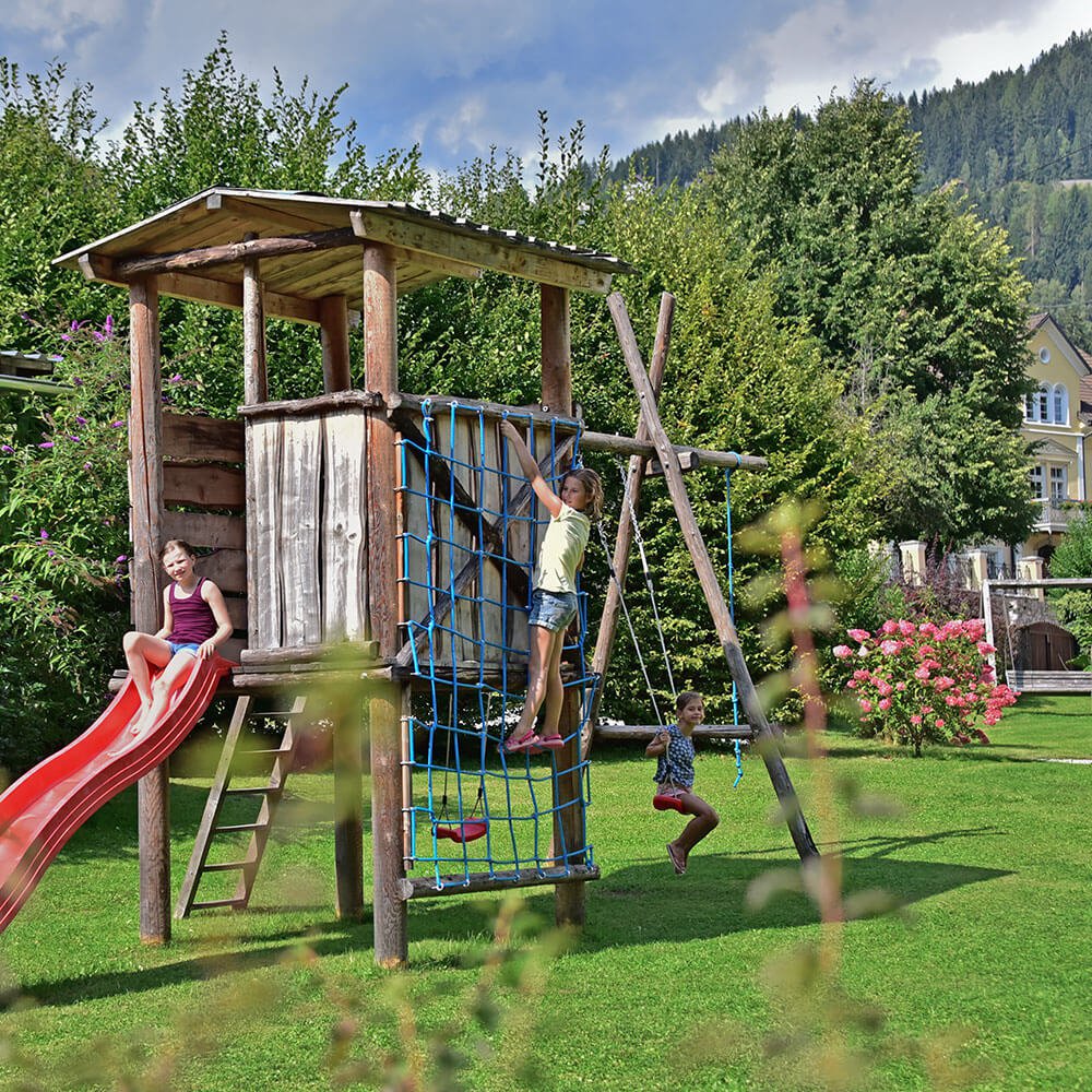 Kinder bei Familienurlaub in Kärnten - Pension Nähe Ossiacher See Gerlitzen