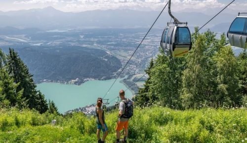 Wandern hoch über Ossiacher See auf Gerlitzen Alpe in Kärnten - Kanzelbahn in Region Villach - Österreich Urlaub