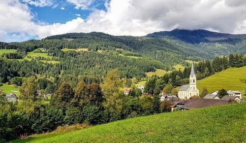 Urlaub in Arriach - Wanderwege im Herbst rund um die Gerlitzen Alpe