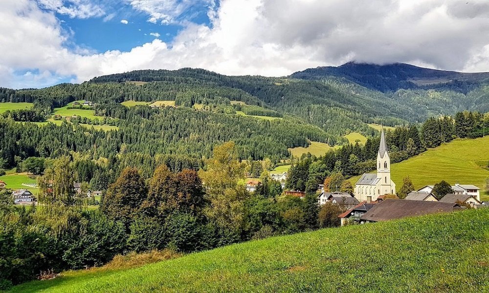Urlaub in Arriach - Wanderwege im Herbst rund um die Gerlitzen Alpe