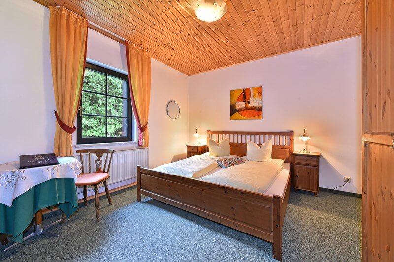schönes Doppelzimmer Waldidyll - Übernachtung mit Frühstück Pension Pilsachhof Kärtnen